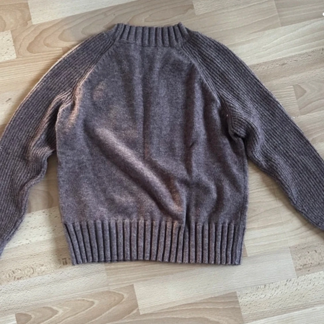 Lila stickad tröja - 91