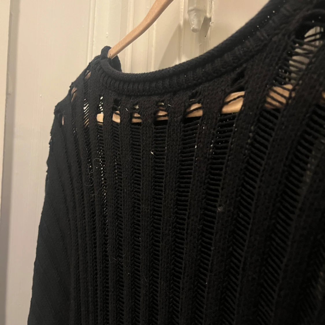Svart stickad tröja  - 2