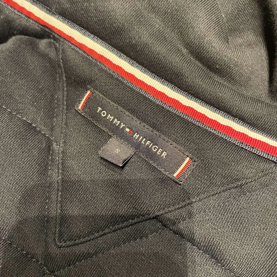 Mörkblå  jacka från Tommy Hilfiger - 91