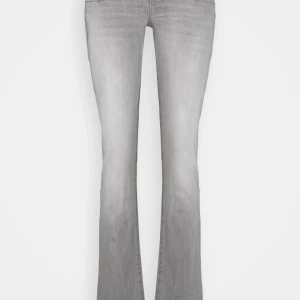 Ltb Valerie jeabs - Jätte fina , jätte bra skick , säljer eftersom de inte andvänder längre ❤️ jag är ish 168 o de sitter bra i längd på mig