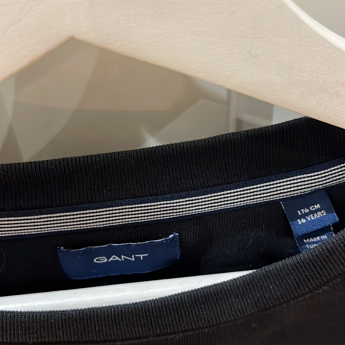 Svart långärmad tröja från GANT - 90