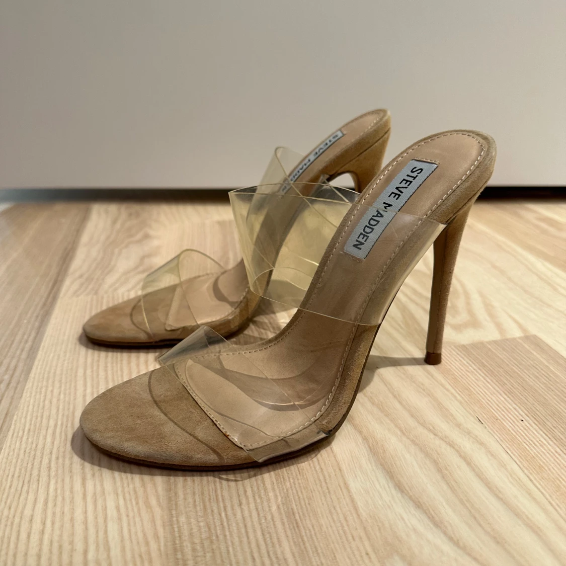 Beige klackskor från Steve Madden - 91