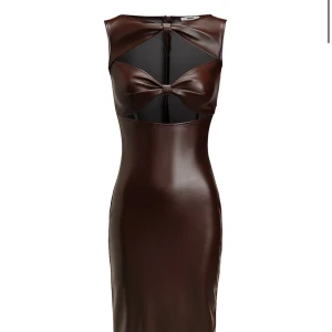 Brun klänning från Bodssy - Snygg brun klänning! Oanvänd med prislapp kvar. 