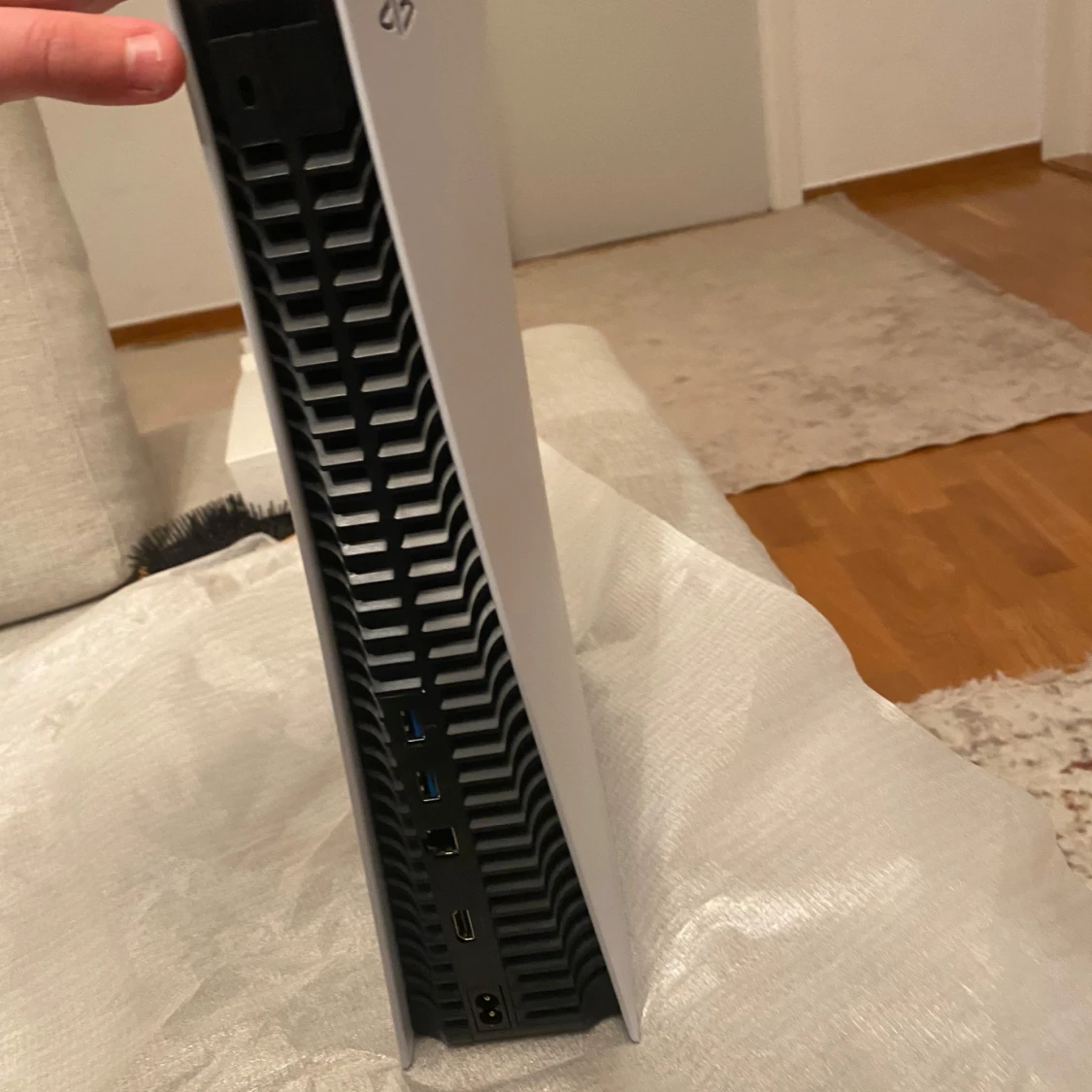 Ny ps5 med rad kontroller och jag har använt typ en månad  - 3