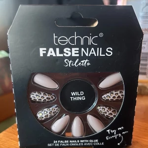 Technic false nails! - Technic false nails stiletto "Wild Thing". Nytt 