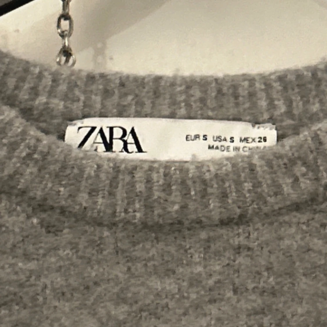 Grå kortärmad tröja från Zara - 91