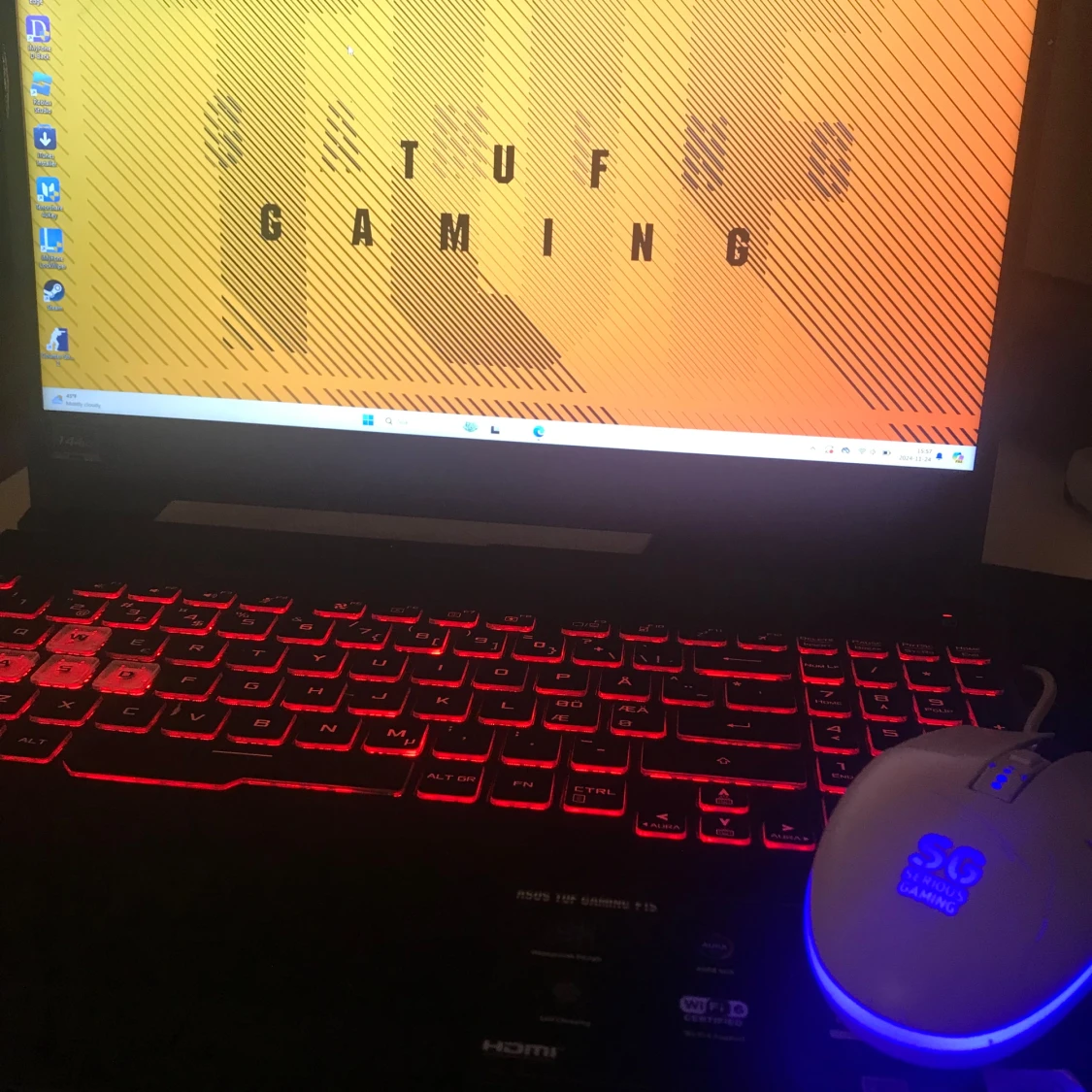 ASUS TUF Gaming Laptop med RGB-tangentbord - 90