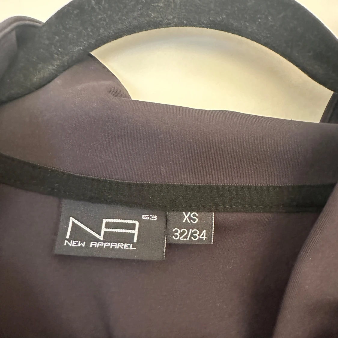 Svart tränings kofta från New Apparel - 90