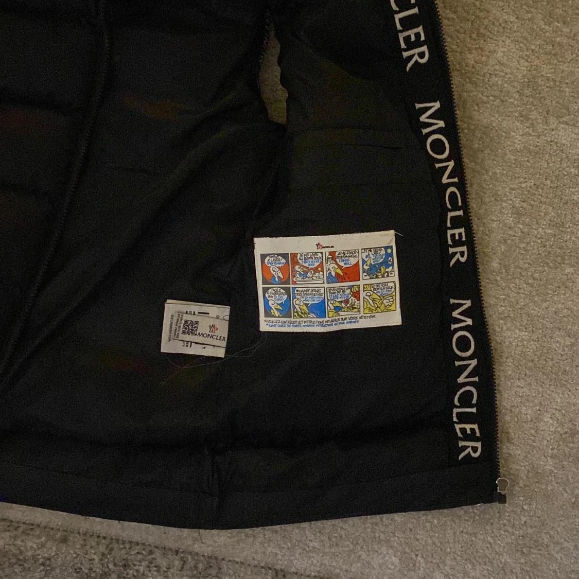 Svart dunväst från Moncler - 93