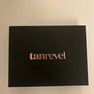 Tanrevel Startkit - Säljer ett Tanrevel startkit som nästan aldrig är använd, fungerar som ny och kommer med refill som är öppnad. 
