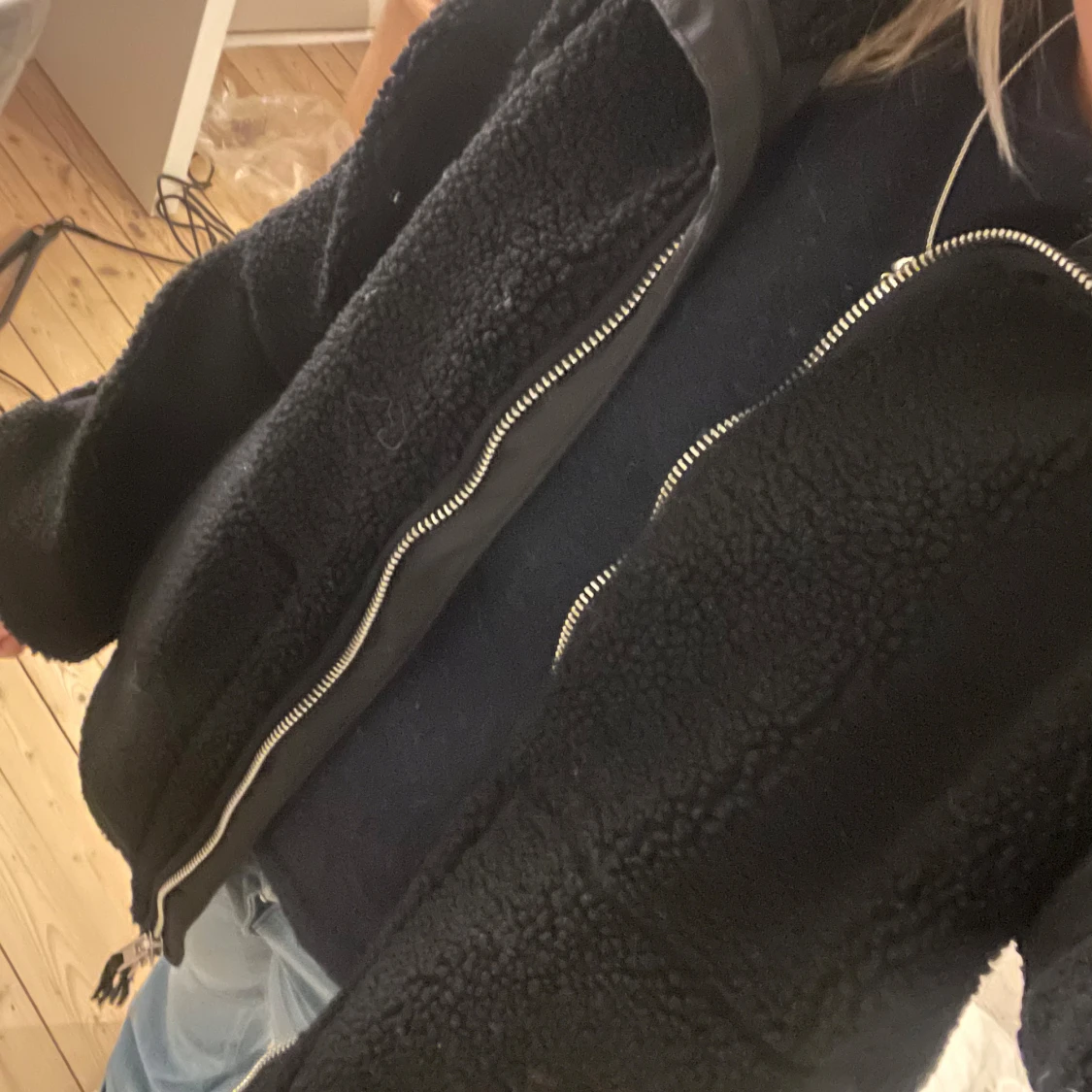 Svart teddyjacka från H&M - 1