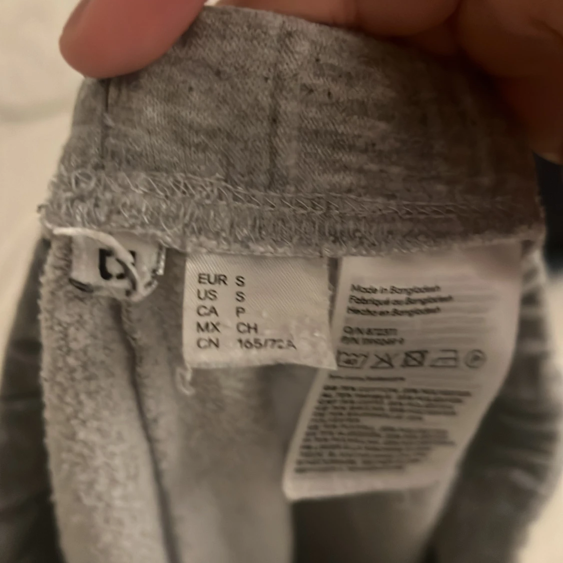 Grå mjukisbyxor med dragsko - 1