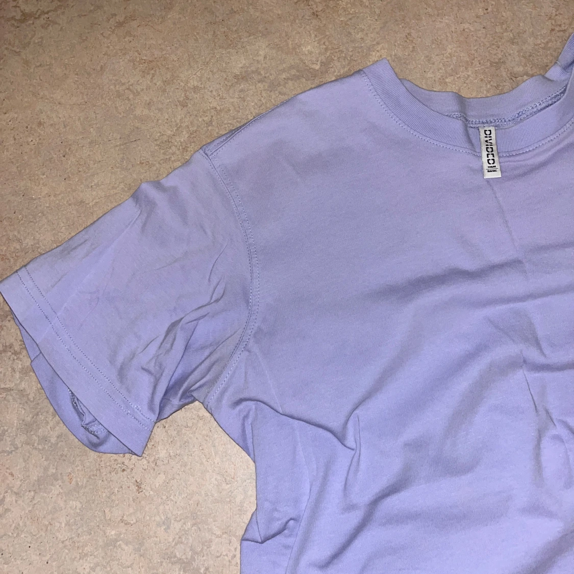 Ljuslila t-shirt  - 1