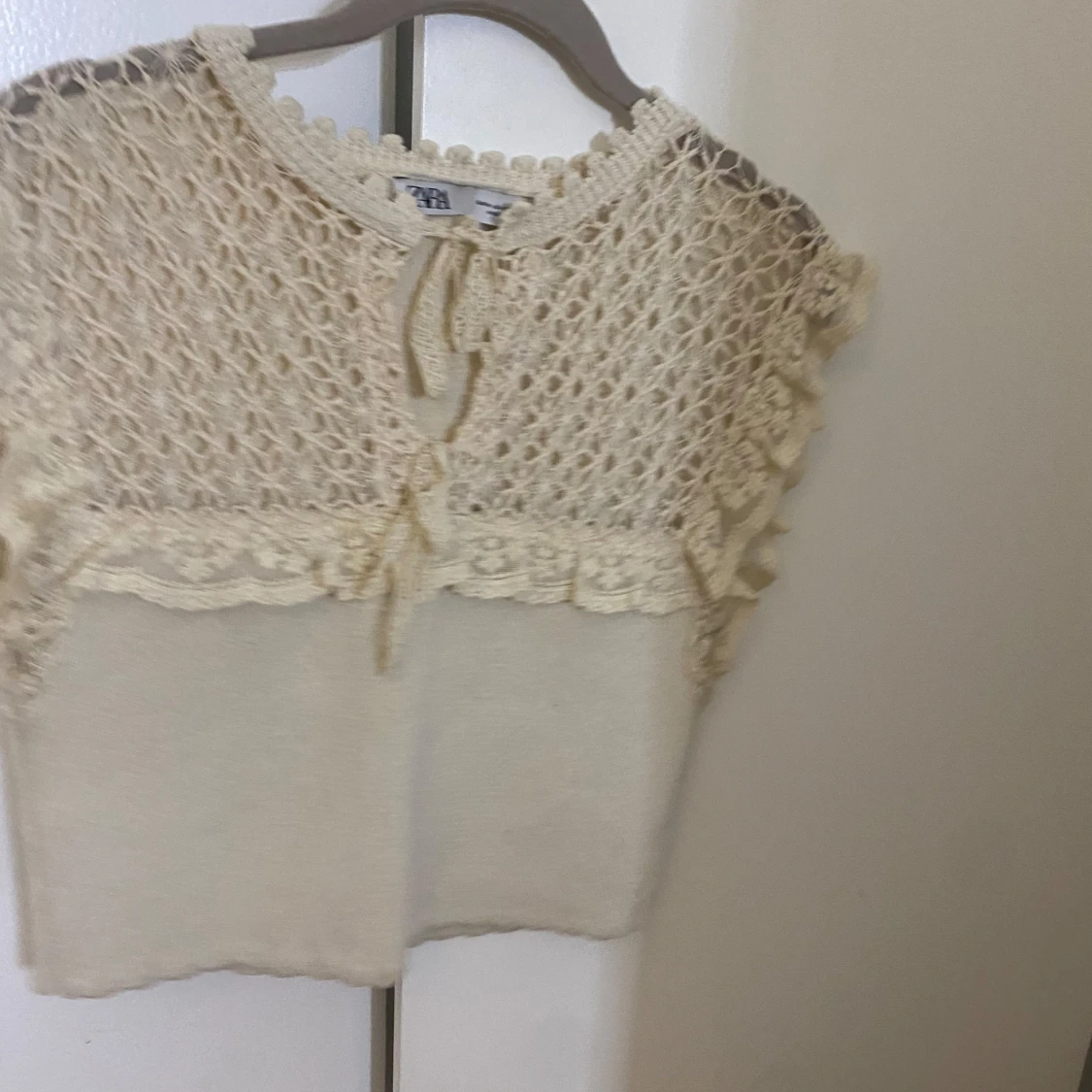 Beige stickad topp från Zara