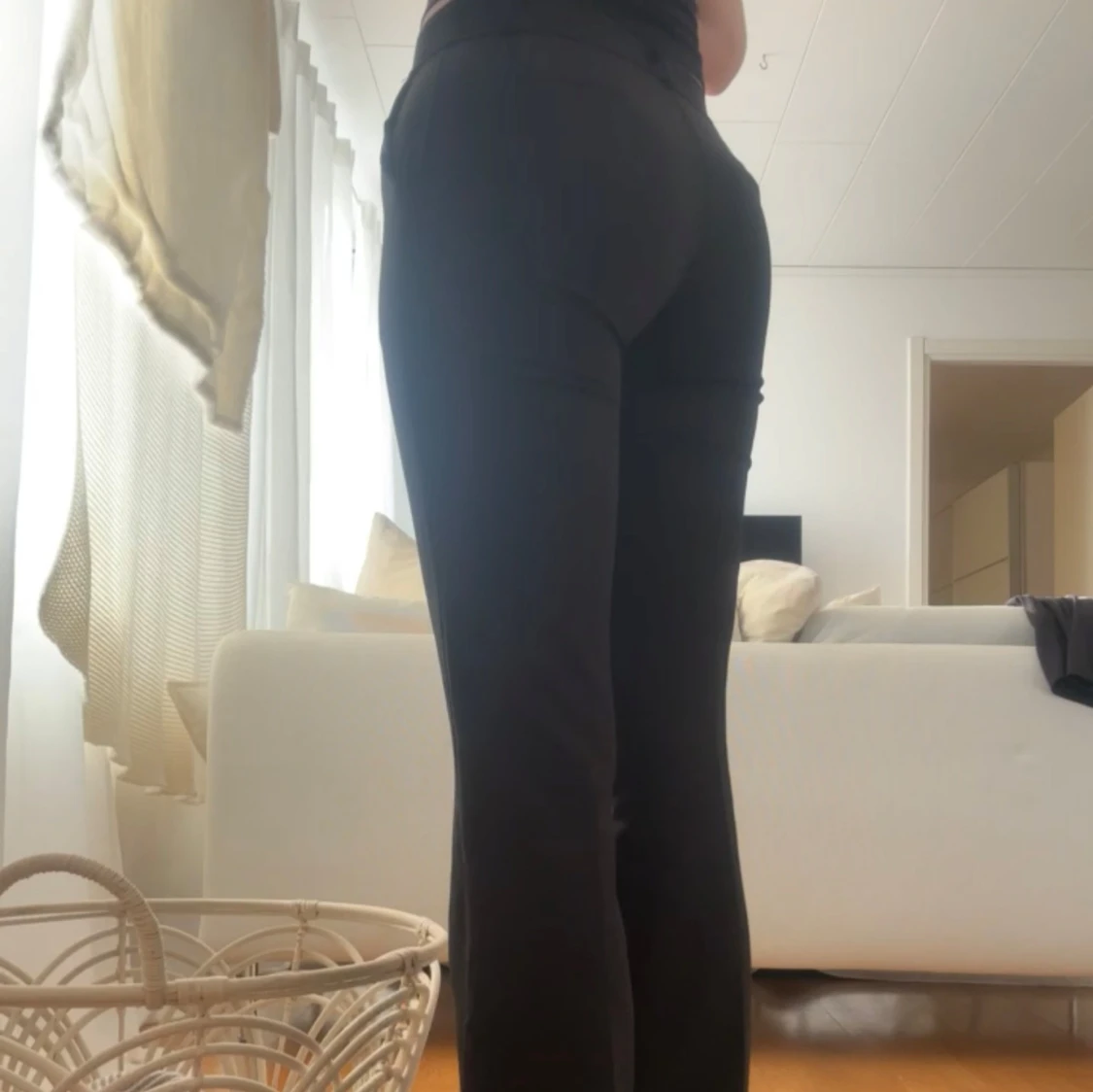 Svarta low waist bootcut kostymbyxor - 1