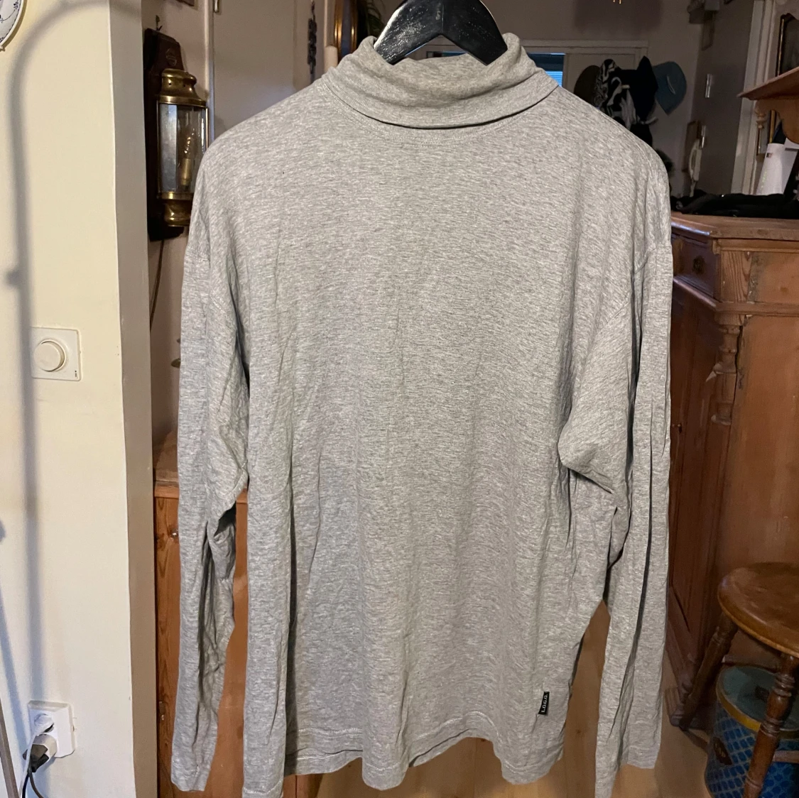 Grå polotröja