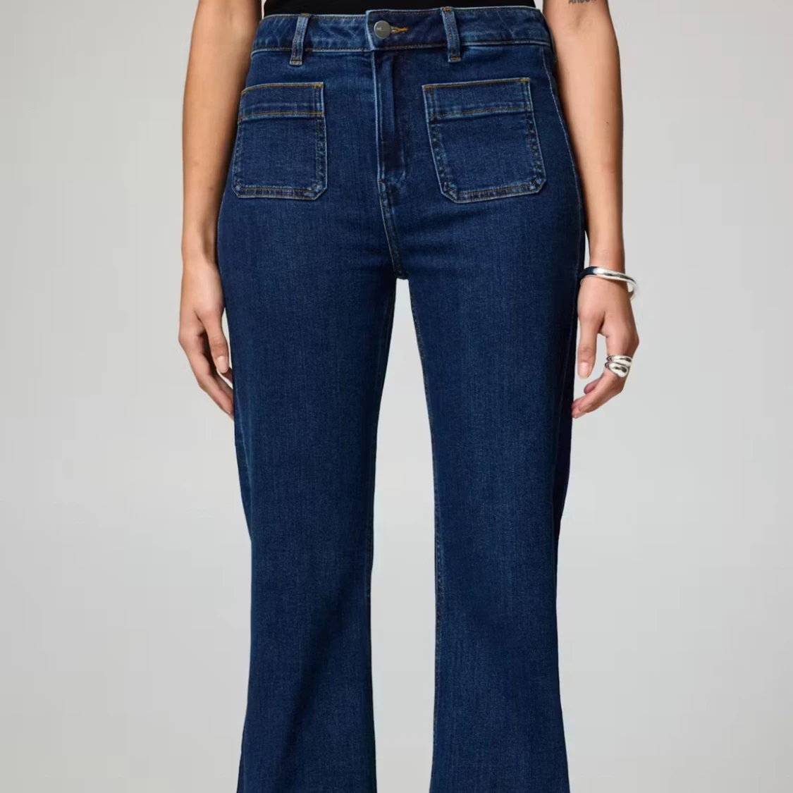 Mörkblå bootcut jeans