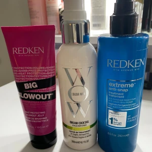 Hårvårdsprodukter från Redken och Color Wow - Tre hårvårdsprodukter: Redken Big Blowout värmeskyddande gelé, Color Wow Dream Cocktail leave-in behandling med kale-infuserad formula, och Redken Extreme Anti-Snap behandling. Perfekta för att skydda och stärka håret vid styling. OBS: ca 20-30% kvar i flaskorna. Detta är mer om du vill prova på produkten innan du köper fullsize. 