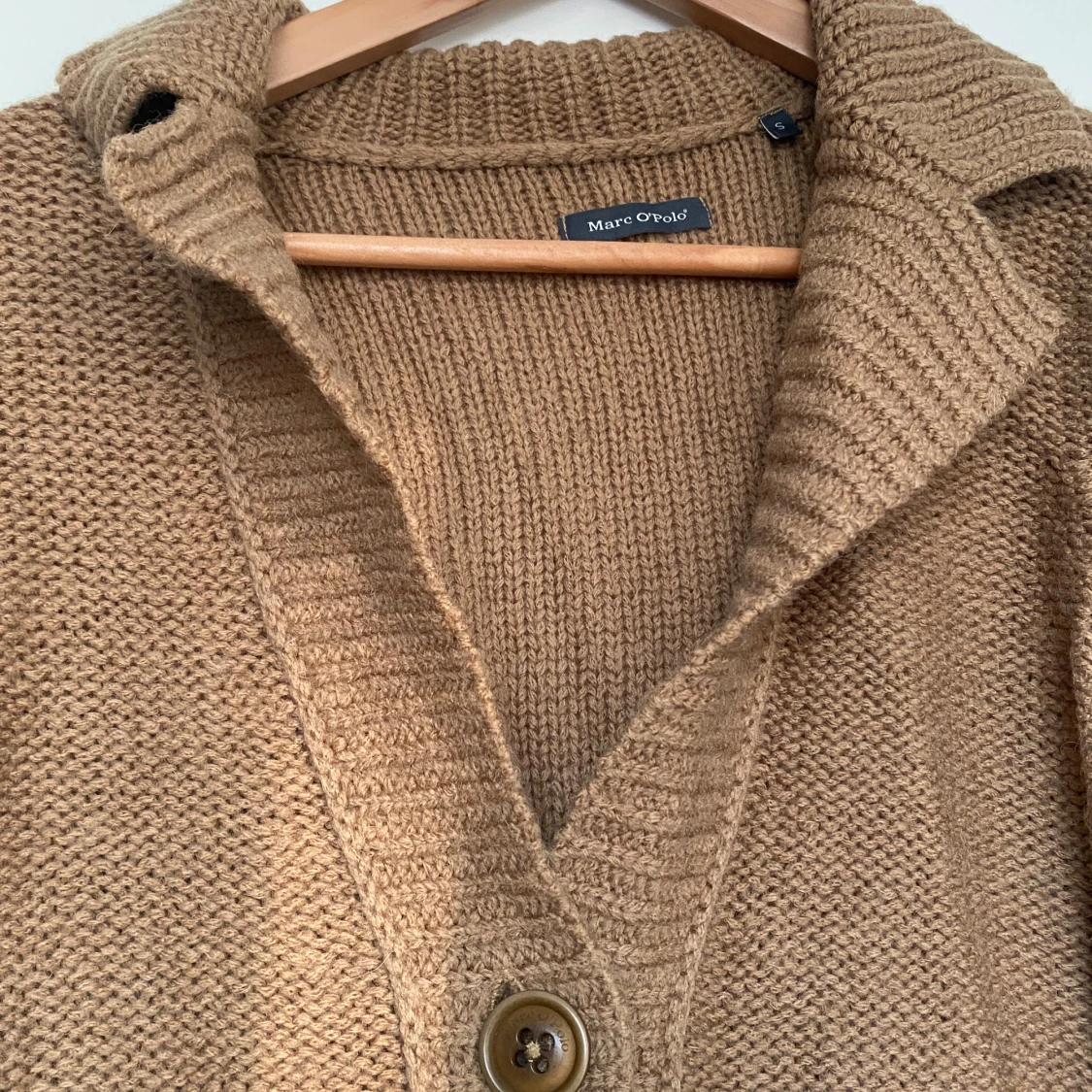 Brun  stickad kofta från Marc O'Polo - 2