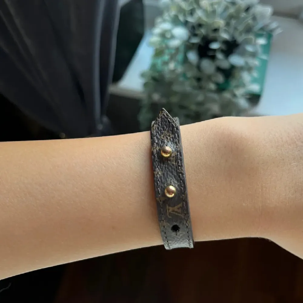 Valentino armband stl 17cm. Asusteet.