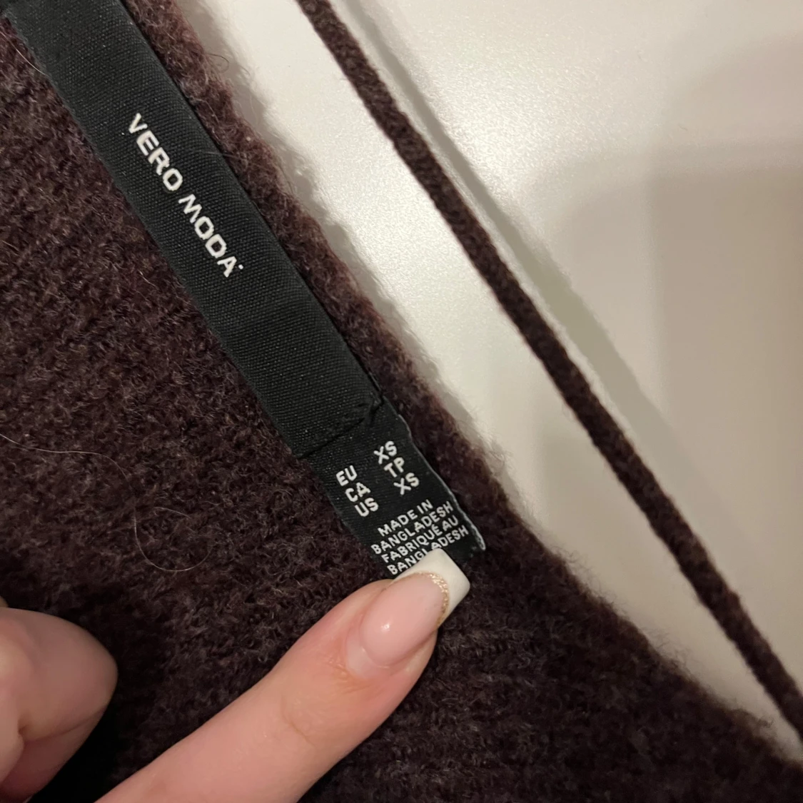 Vinröd stickad tröja från Vero Moda - 1