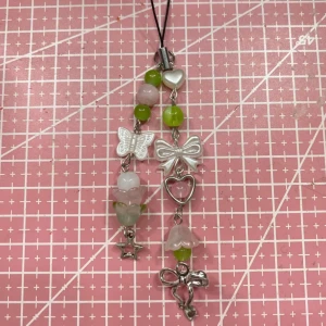 💚💗💚 - 100% handgjorda av mig, har många av dem så om man vill köpa fler så säg till! Tryck ej på köp nu utan att fråga, kontakta först! Swish går också jättebra! 36kr styck !!