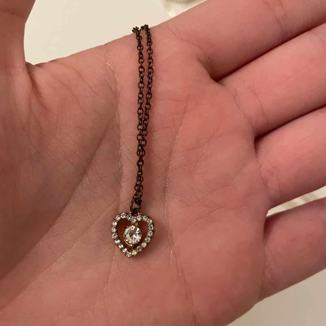 Halsband med hjärtformad berlock - 1