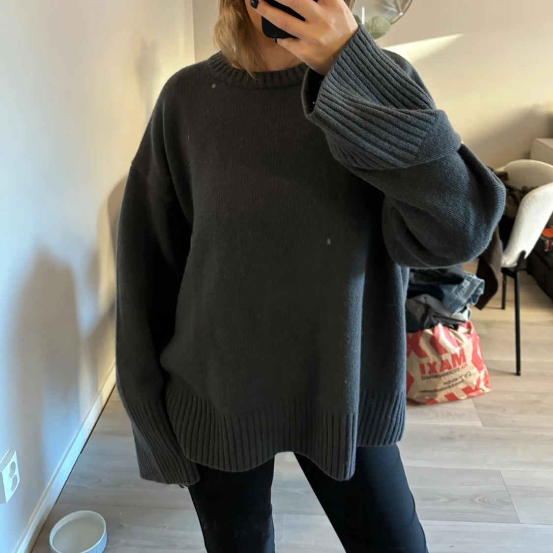 Mörkgrå stickad kaschmir tröja - 1