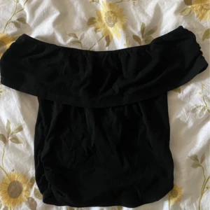 Off shoulder Svart Top - Off shoulder Romwe Top