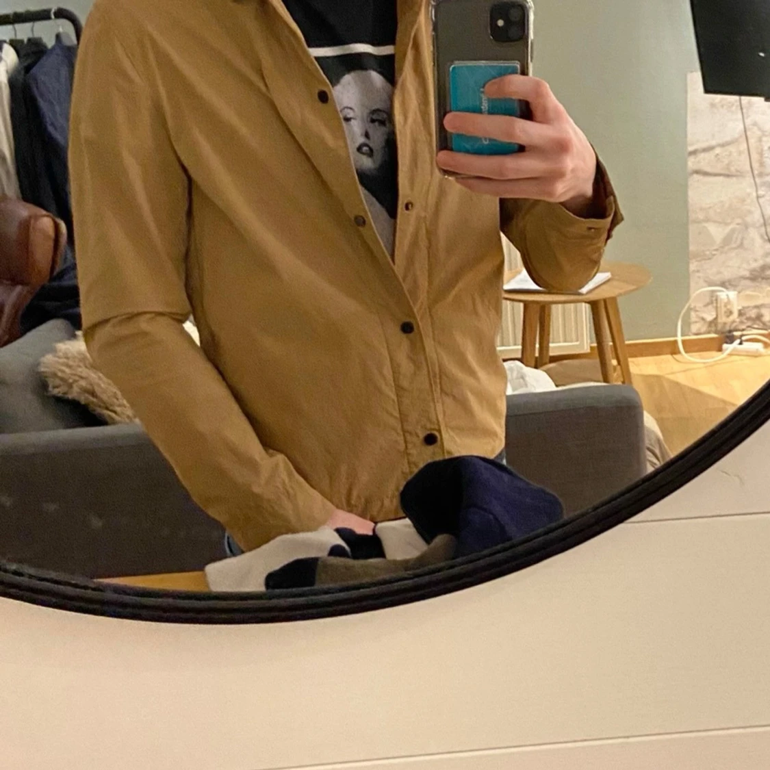 Svart t-shirt med tryck från L'ARTE - 3