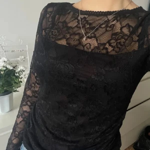 Svart spetsblus - svart spetsblus i superskick!! 🫶🏻