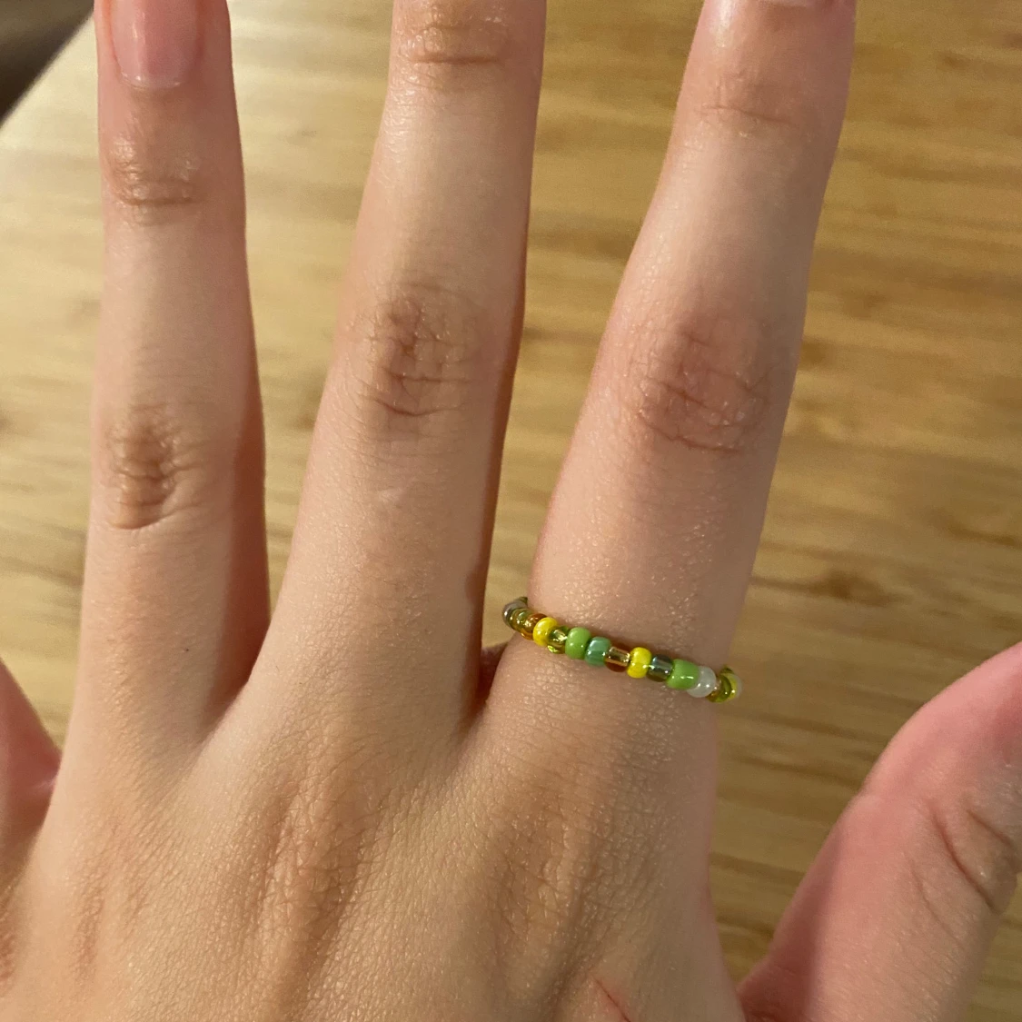 Grön & gul ring, pärlor