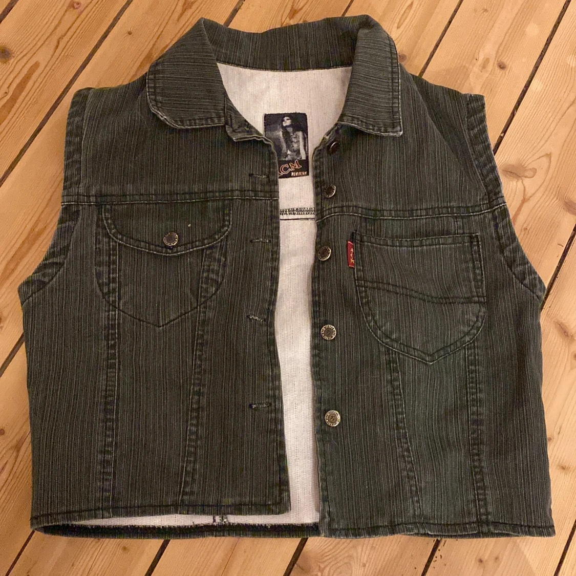 Grön jeansväst från ACM