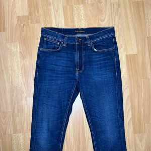 Nudie Jeans - Tja säljer nu ett par Nudie Jeans i storlek 30 i modellen Lean Dean för endast 449kr! W30 L30. Pris är ej hugget i sten hör av er i dm vid funderingar 🙌