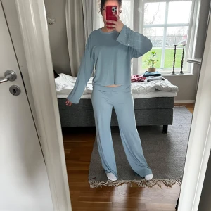 Ljusblå lounge-set - Aldrig använt myssett från h&m 