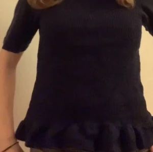 volang tröja - från gina young i storlek 170, jätte bra skick och inga defekter ❤️