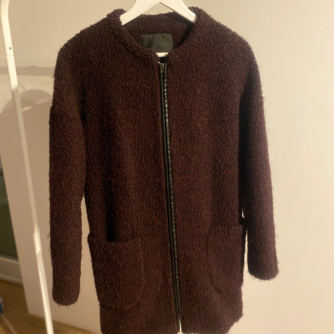 Vinröd teddyjacka från InWear - 90