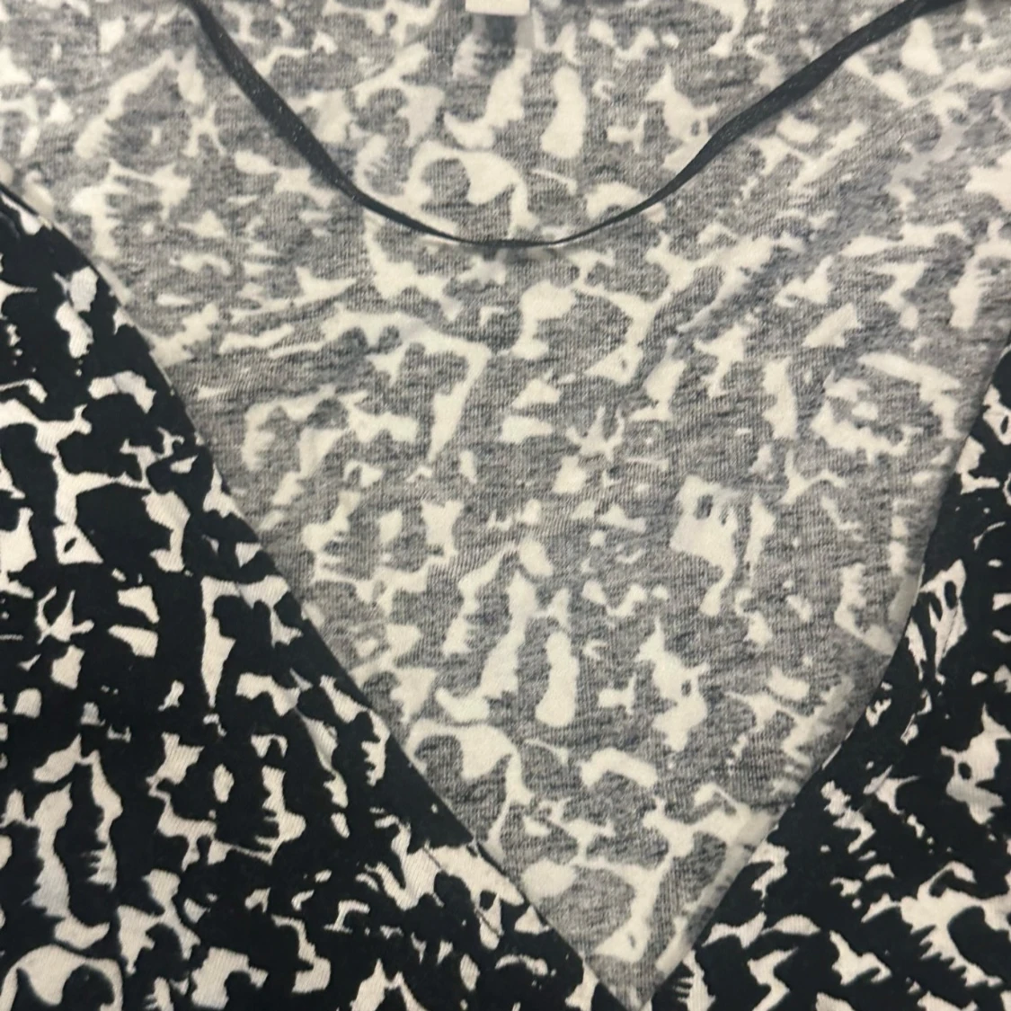 Svartvit mönstrad ärmlös topp - 92