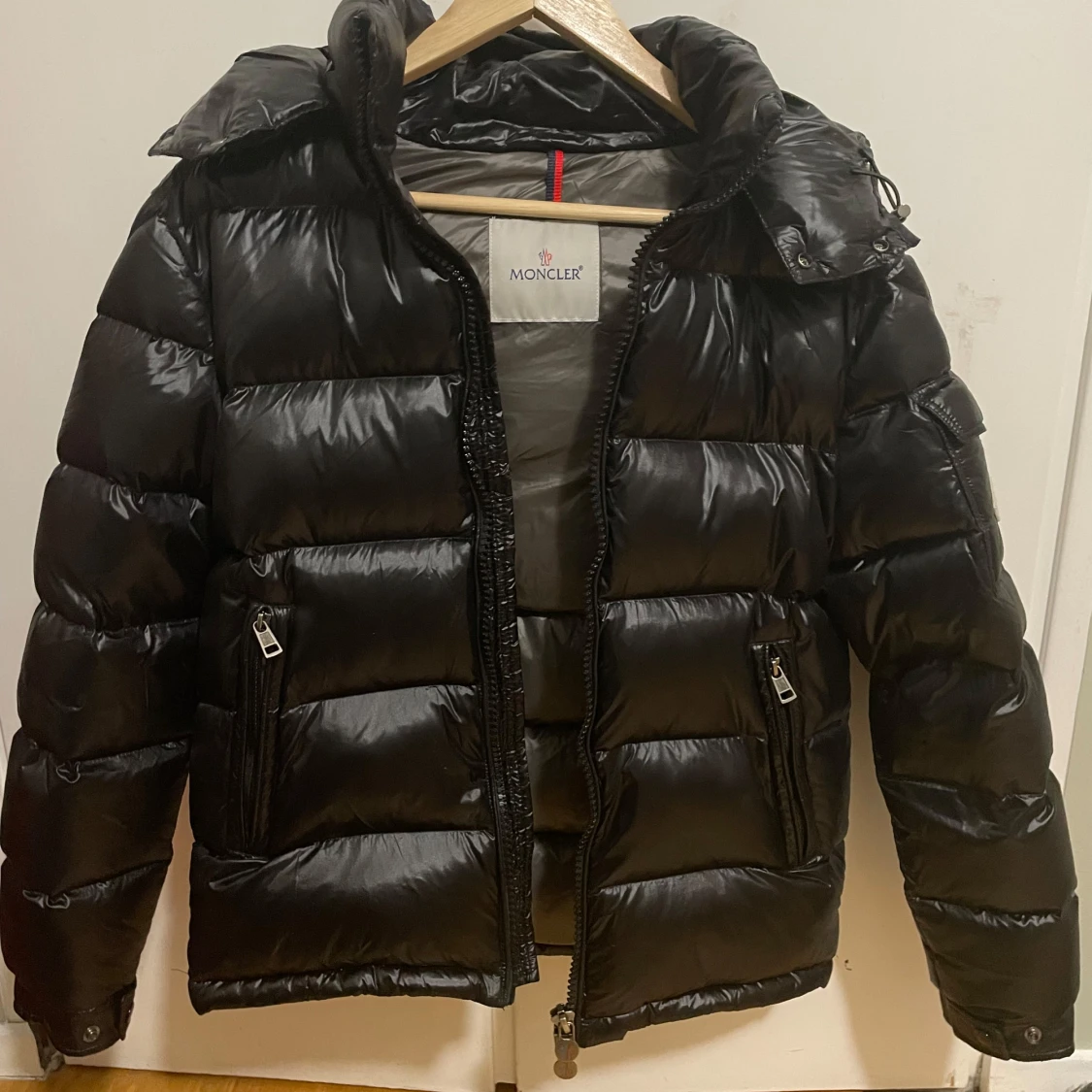 Svart pufferjacka från Moncler