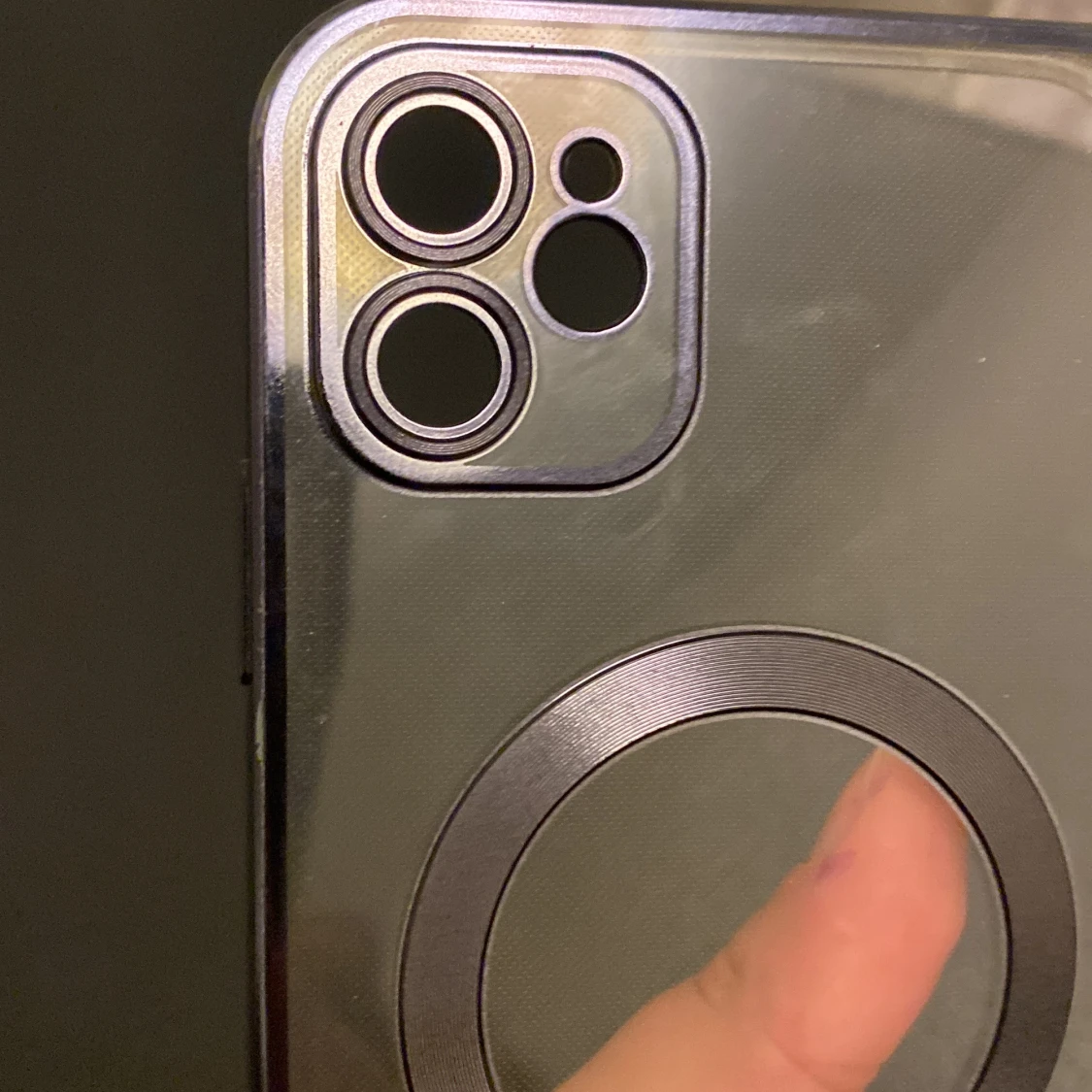 Genomskinligt mobilskal med MagSafe-ring - 93