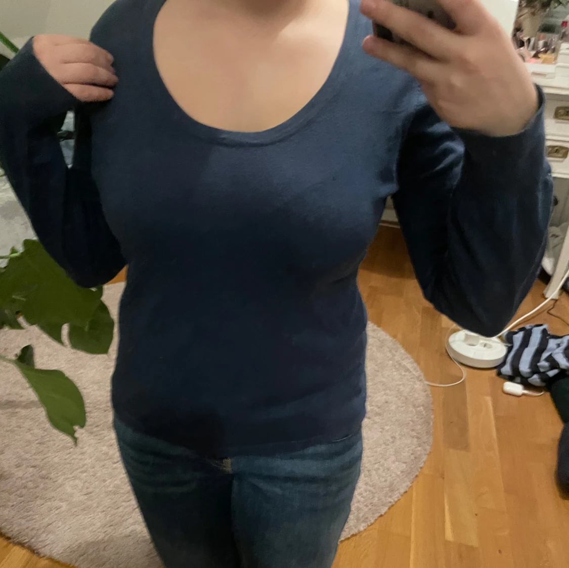 Mörkblå tröja från b.young - 90