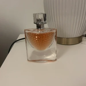 Parfym - En fräsch doft till damer som rekommenderas stort! Som vanligtvis kostar 1269! Från kicks 