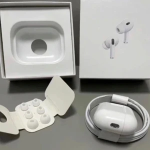 A£R POD$ pro( KOM MED ETT BUD) - Hej! Nu säljer jag mina a€r pod$ pro( gen2). Då de är knapt använda eftersom jag köpte andra par och ville bli av med dessa par. KOM MED ETT BUD!