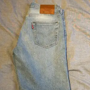 Jeans shorts från Levi’s, helt nya använda 1 gång. Skick 10/10 original pris runt 1000 kr