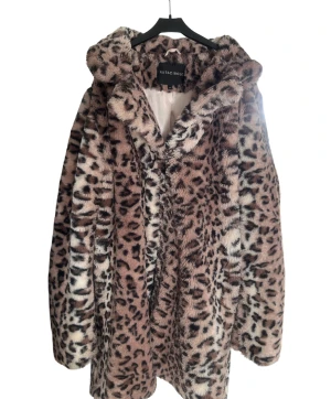 Fuskpälskappa - Varm och mysig! Bra skick! 