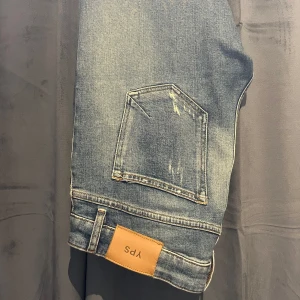 Young poets jeans  - Säljer ett par Young poets jeans i bra skick!  Storlek 30/32 | nypris ca 2000kr | slim fit | mitt pris 599kr | hör av er vid fler frågor eller funderingar