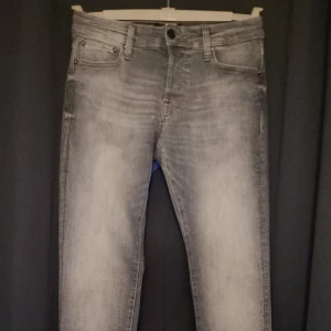 Jack n Jones jeans nya - Jack & Jones jeans modell slimfit Glenn Strl 30:30