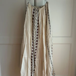 Lång kjol - Super söt lång kjol!!💙