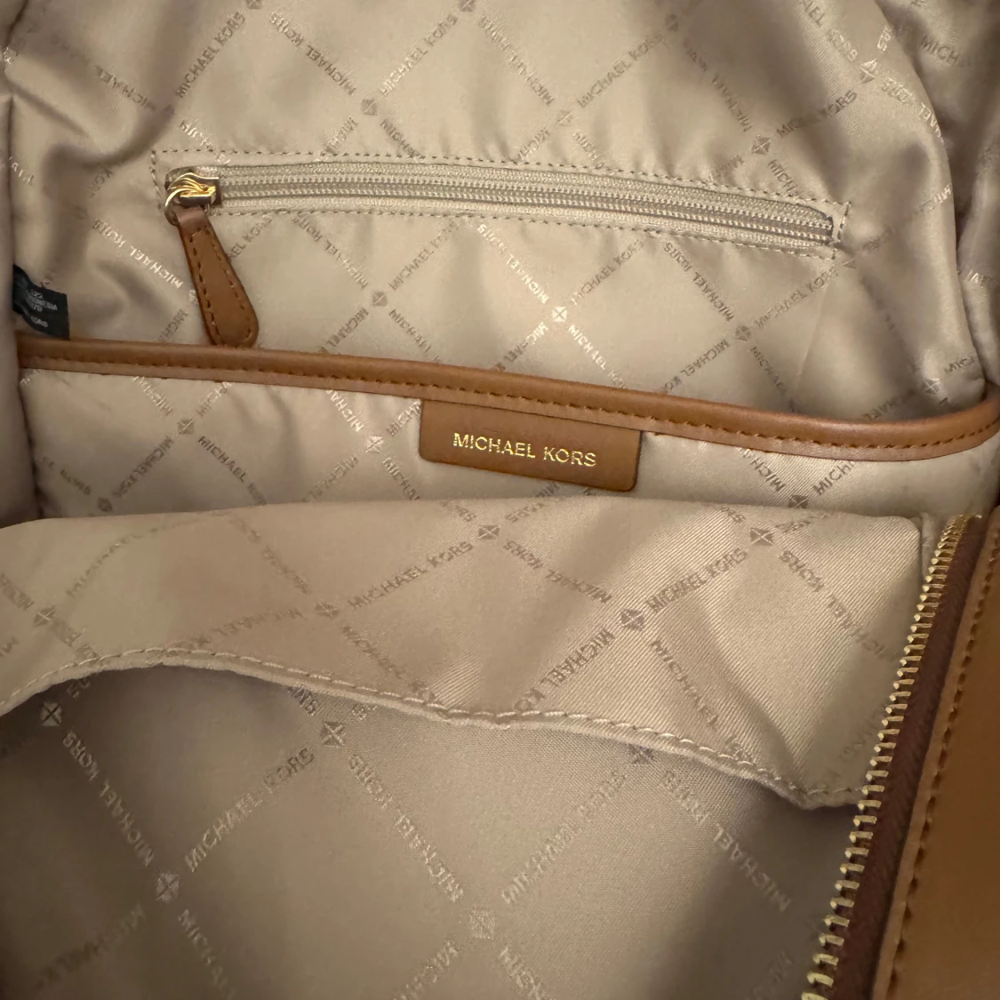 Brun ryggsäck från Michael Kors - 93