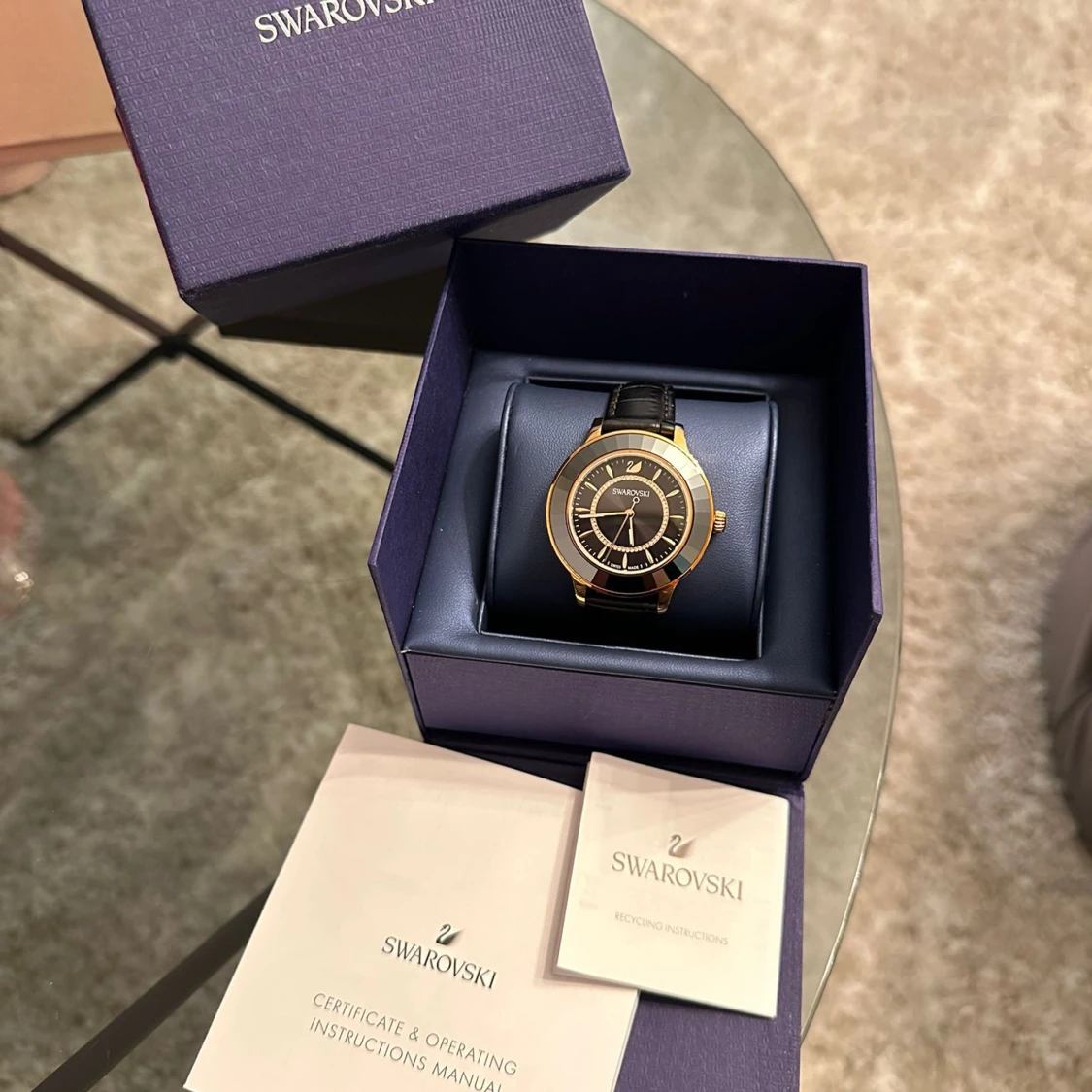 Swarovski klocka i guld och svart